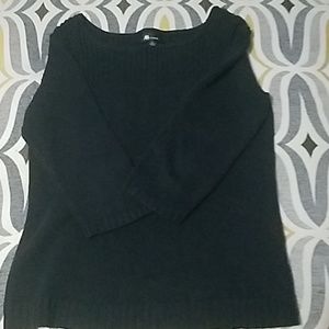 Black 3/4 sleeve sweater